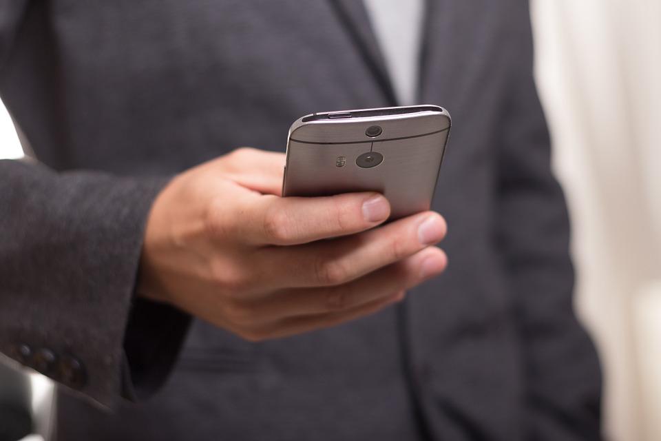 Burmistrz nie opublikuje swojego numeru telefonu