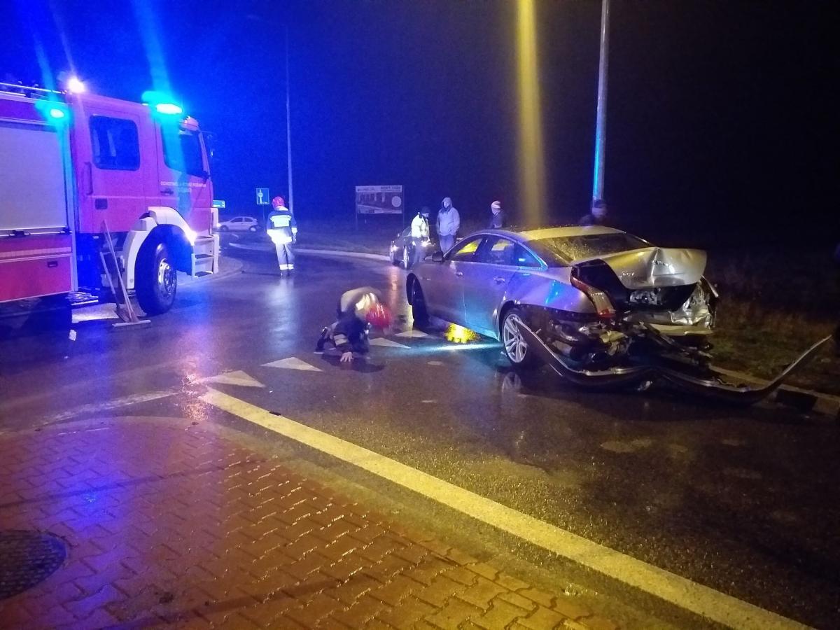 Zderzenie 3 samochodów w Dębnie (zdjęcia)