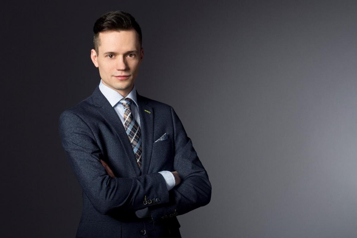 1000+ dla każdego pracującego obiecuje Andrzej Skupień lider Konfederacji