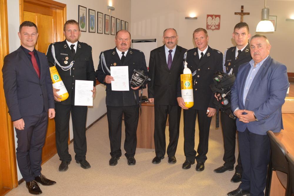 Nowe aparaty dla OSP Koniówka i OSP Czerwienne Dolne (zdjęcia)