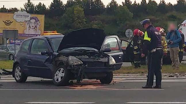 Wypadek na zakopiance - nieprzytomny kierowca zabrany do szpitala (zdjęcia)