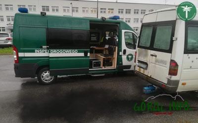 Przewoził pasażerów wrakiem busa