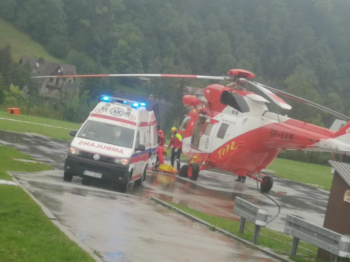 Trwa akcja ratunkowa masowego porażenia piorunem na Giewoncie (zdjęcia)