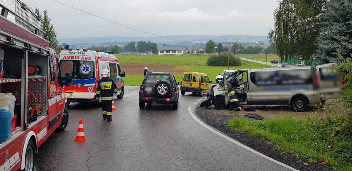 Zderzenie samochodów w Rabie Wyżnej (zdjęcia)