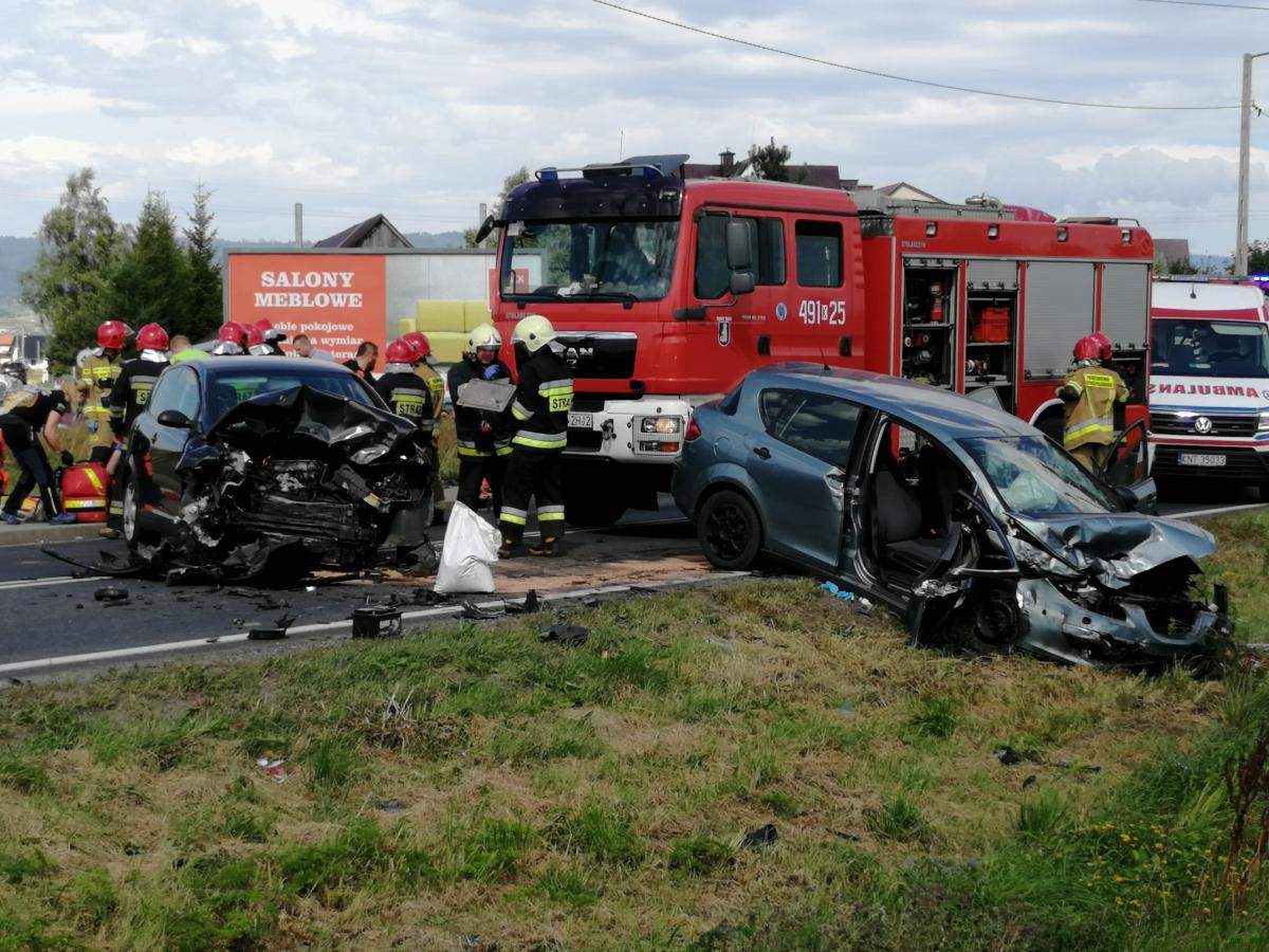 Groźne zderzenie czołowe w Ludźmierzu (zdjęcia)
