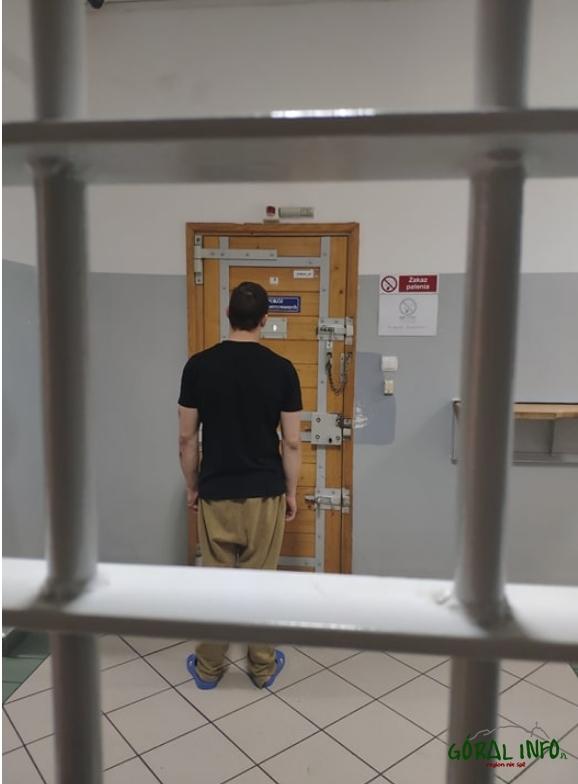 Nowotarscy policjanci zatrzymali oszusta podszywającego się pod funkcjonariusza CBŚP