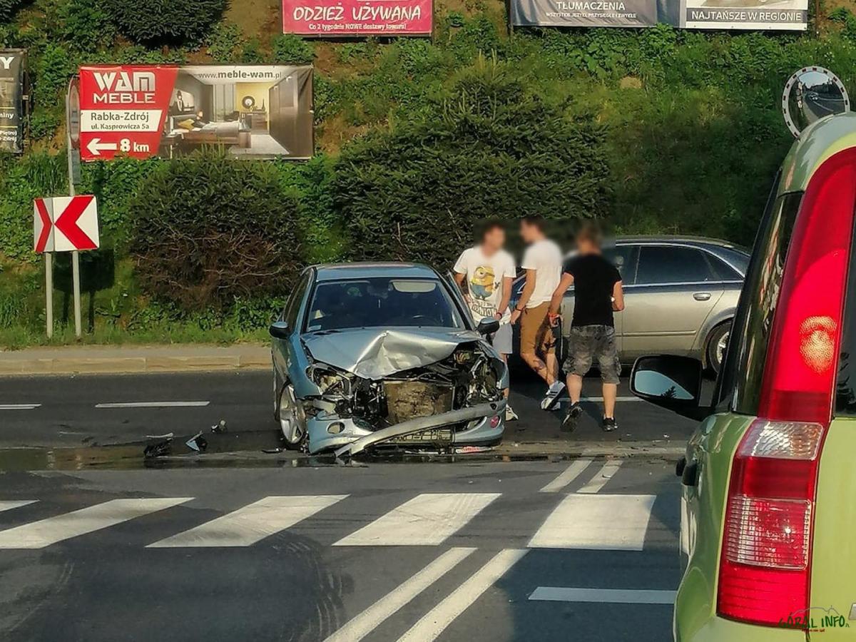 Trzy zdarzenia drogowe w Rabie Wyżnej (zdjęcia)