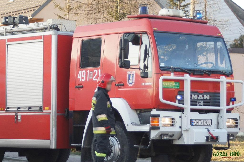 Pożar na lotnisku w Nowym Targu - w ogniu stanął samochód