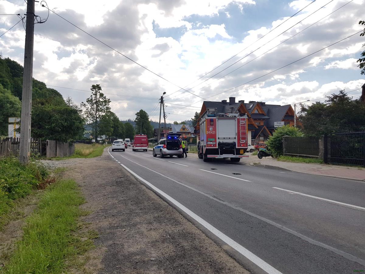 Poronin. Motorowerzysta wypadł z drogi (zdjęcia)