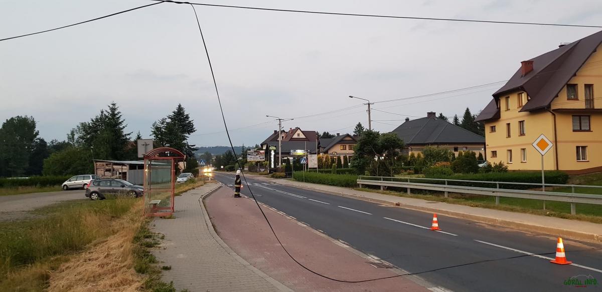 Raba Wyżna. Strażacy usunęli urwany kabel telefoniczny (zdjęcia)