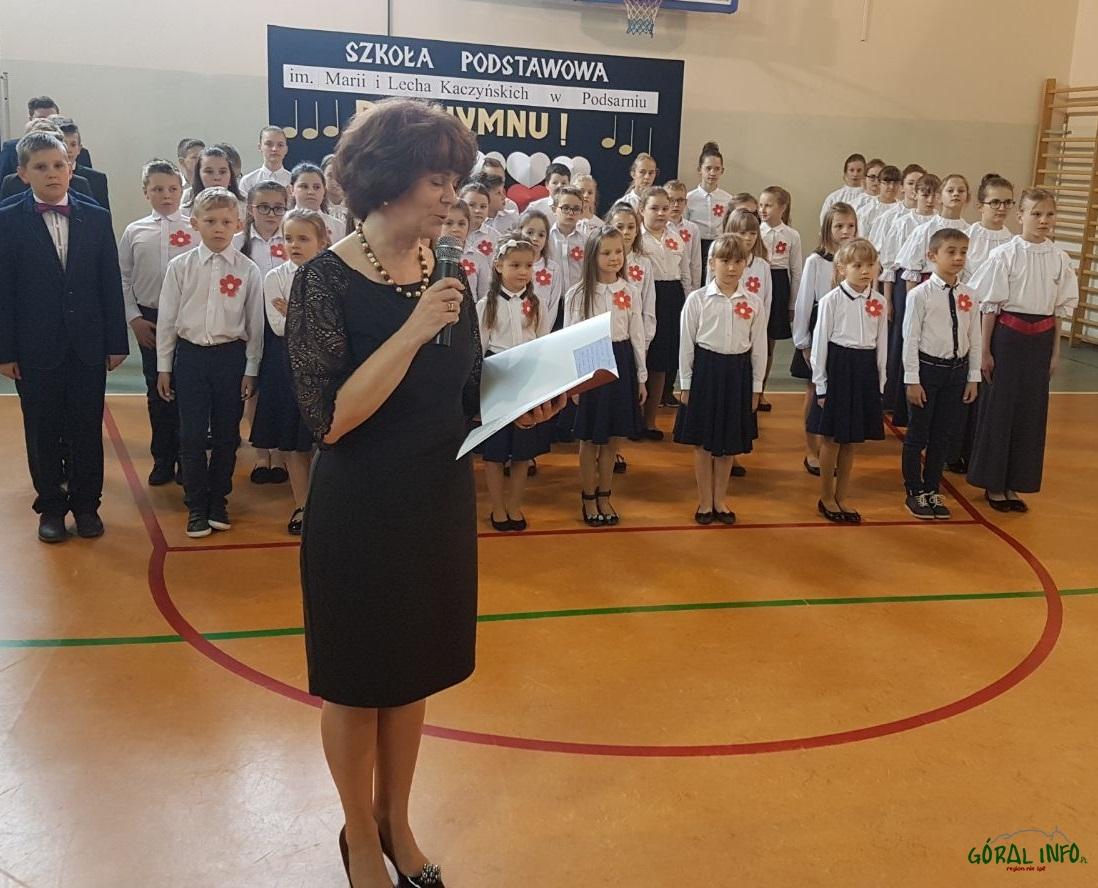 DO HYMNU! SP Podsarnie (zdjęcia)