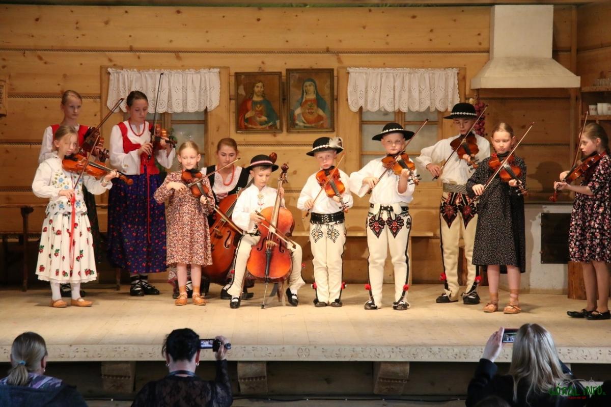 34. Przegląd Gminnych Zespołów Regionalnych „Małe Bajania” (zdjęcia)