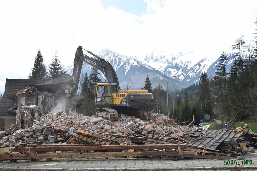 Rozbiórka przejścia granicznego na Łysej Polanie rozpoczęta (zdjęcia)