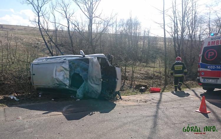 Groźny wypadek w Trybszu - 3 osoby poszkodowane (zdjęcia)