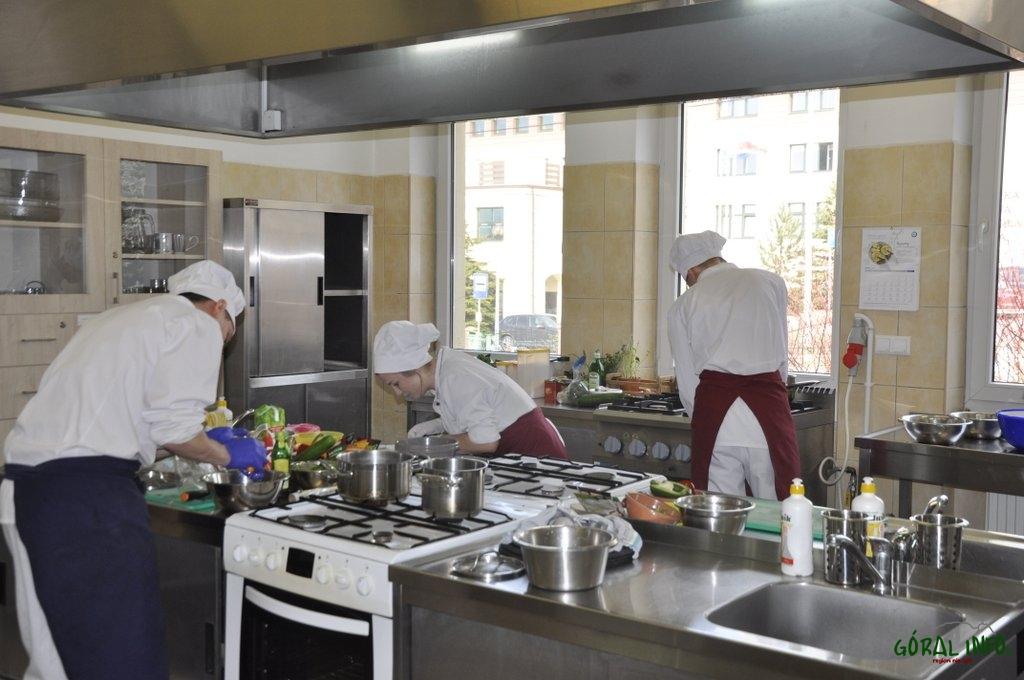 Ziemniak godny „Mistrza w Kuchni” – konkurs kulinarny w ZSCKR Nowy Targ (zdjęcia)