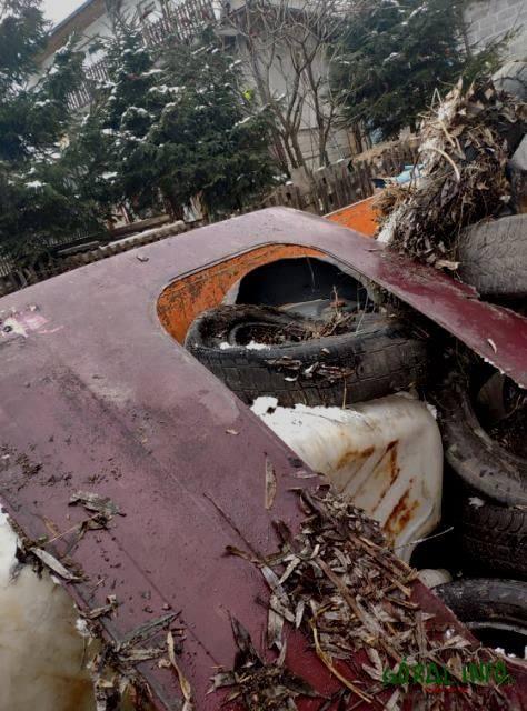 2000 zł nagrody za wskazanie winnego wyrzucenia niebezpiecznych odpadów na Niwie
