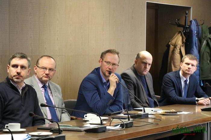 Samorządowcy obradowali w starostwie o gospodarce odpadami