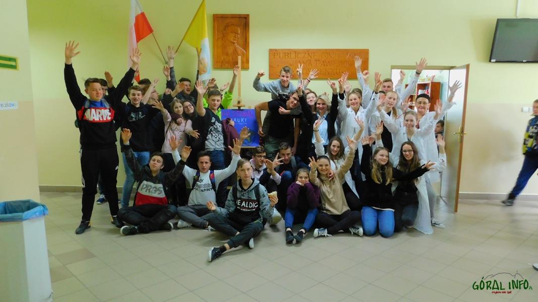 Festiwal nauki w SP nr 2 w Krościenku (zdjęcia)