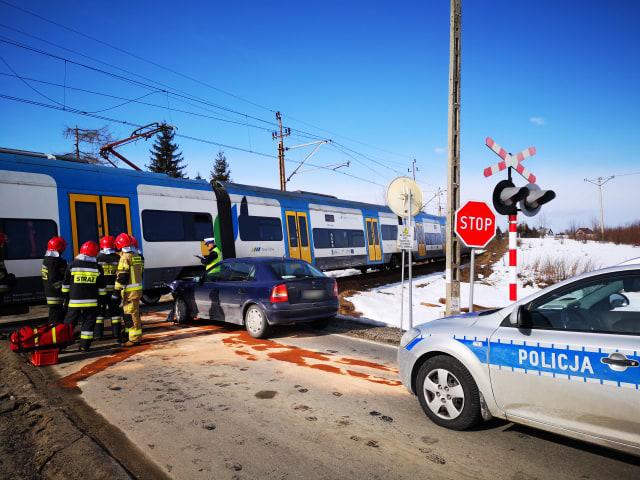 Wypadek na przejeździe kolejowym na Grelu (zdjęcia)