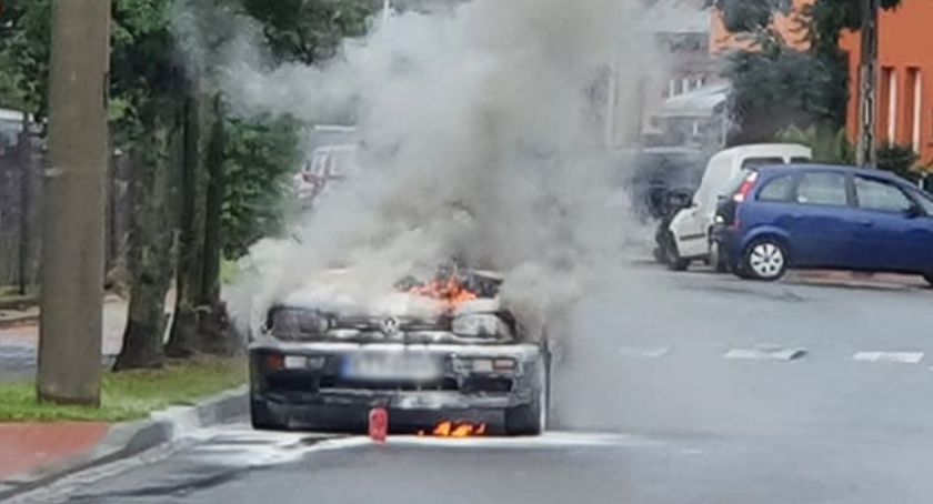 Pożar samochodu w Nowym Targu (zdjęcia)