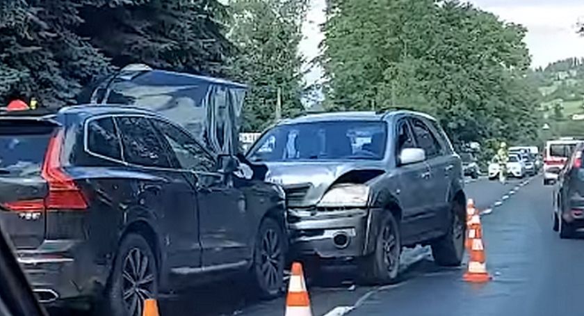 Niebezpieczna czołówka na zakopiance