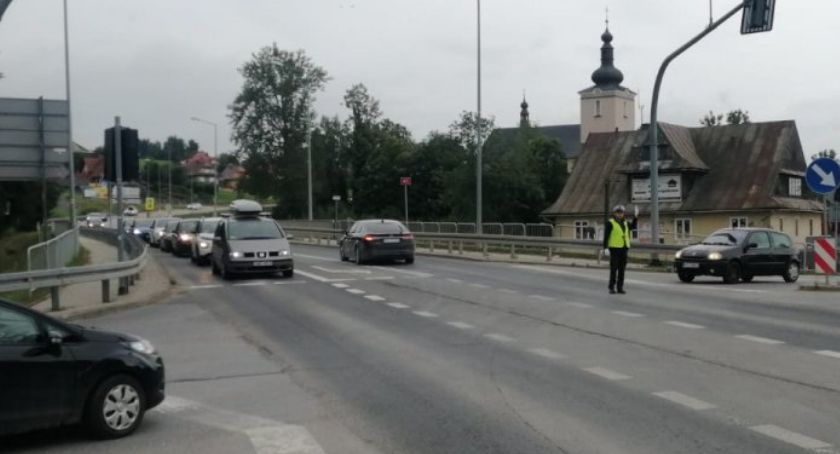 Pięć zatrzymanych praw jazdy i jedna osoba kierująca pod wpływem alkoholu