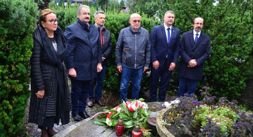 Pamięci bohaterów poległych od kul faszystów hitlerowskich 
