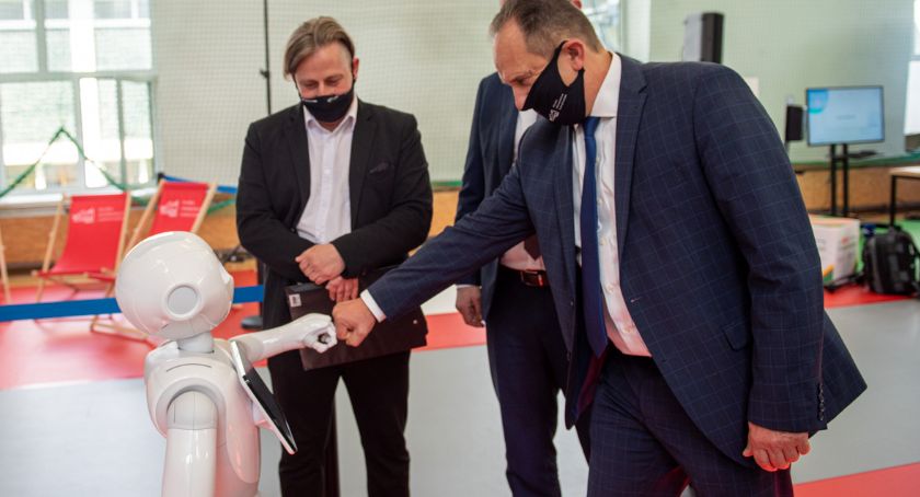 Turystyczna Szkoła w Zakopanem - inauguracja Mobilnego Centrum Edukacji