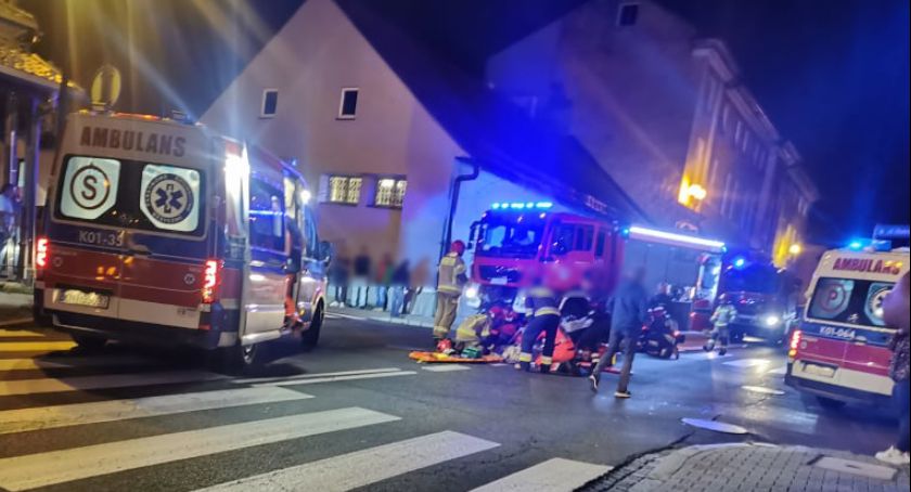 Groźne zderzenie w Nowym Targu - kierowca skutera zabrany do szpitala