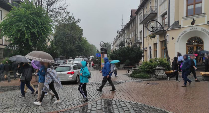 Sześciu zatrzymanych w sprawie śmiertelnego pobicia na Krupówkach