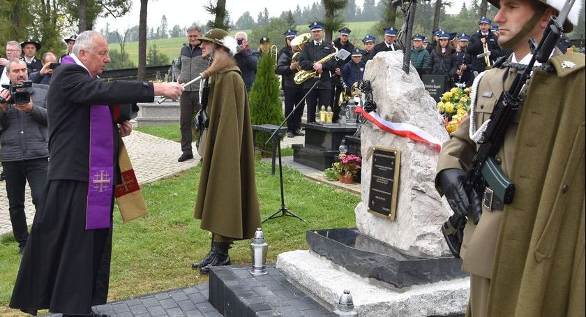 Ciche. Pamięci rozstrzelanych przez Niemców i ofiar niemieckich obozów koncentracyjnych