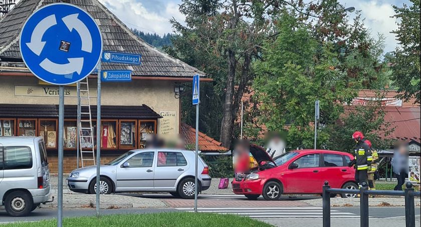 Zderzenie przed rondem 