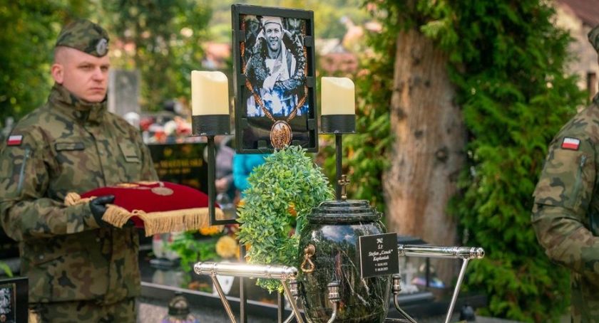 Ostatnie pożegnanie Stefana Kapłaniaka - uroczystości pogrzebowe o charakterze państwowym w Szczawnicy
