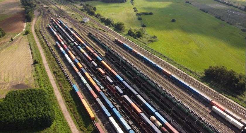 Warto postawić na transport towarów koleją. Planeta nam za to podziękuje