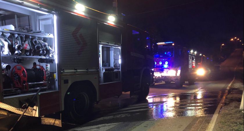 Pożar w drewnianym domu w Załucznem