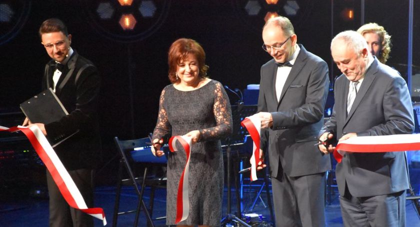 Uroczyste otwarcie Miejskiego Centrum Kultury w Nowym Targu - gwiazdy zainaugurowały jego działalność