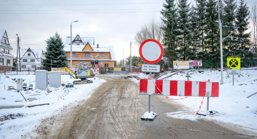 Trwa przebudowa torów w Poroninie - przejazd na Misiagach będzie zamknięty 