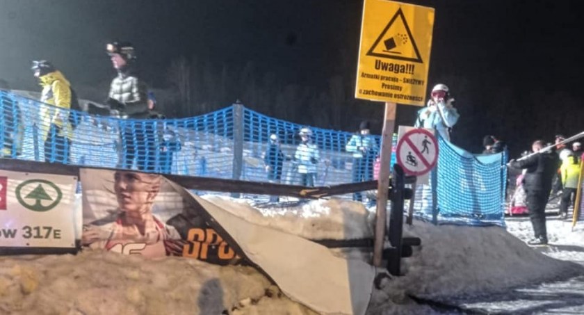 Groźny wypadek 12-letniego narciarza na stoku narciarskim