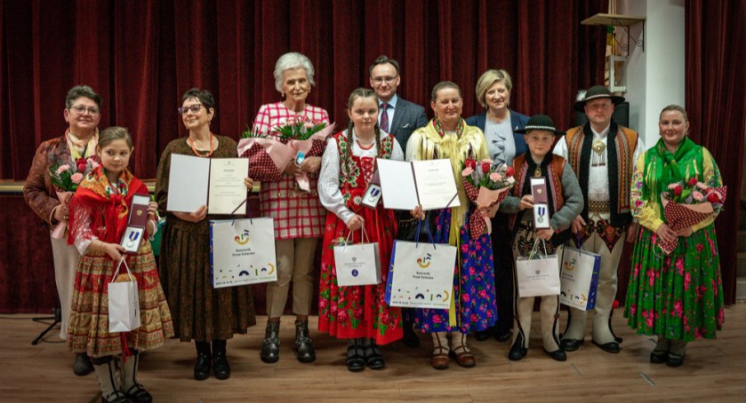 Odznaki Rzecznika Praw Dziecka dla osób z gminy Poronin 