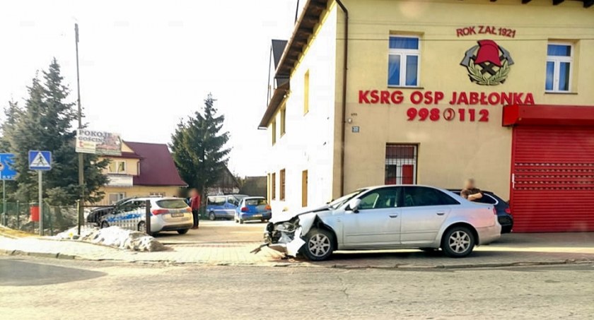 Zderzenie przed remizą