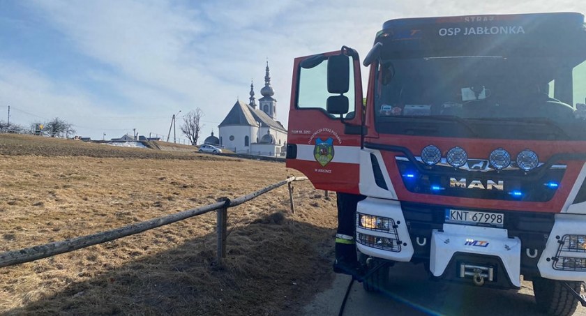 Pożar na cmentarzu w Jabłonce