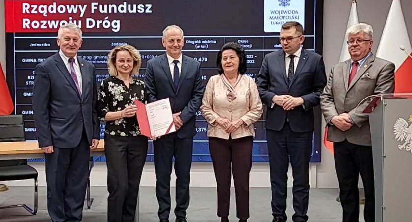 Dotacja na rozbudowę drogi i przebudowę mostu w Trybszu oficjalnie przyznana