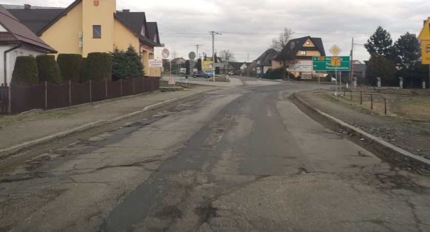Czy horror drogowy w Piekielniku dobiegnie końca? Rusza kolejny etap remontu
