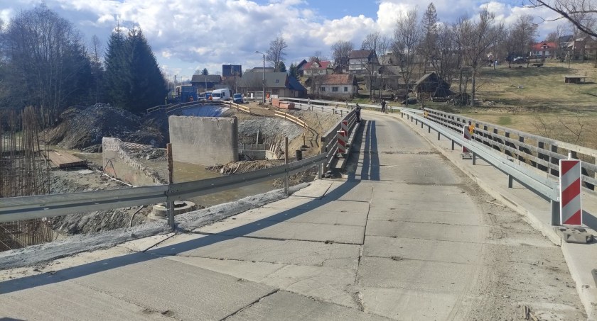 Usterka mostu usunięta - droga wojewódzka już przejezdna