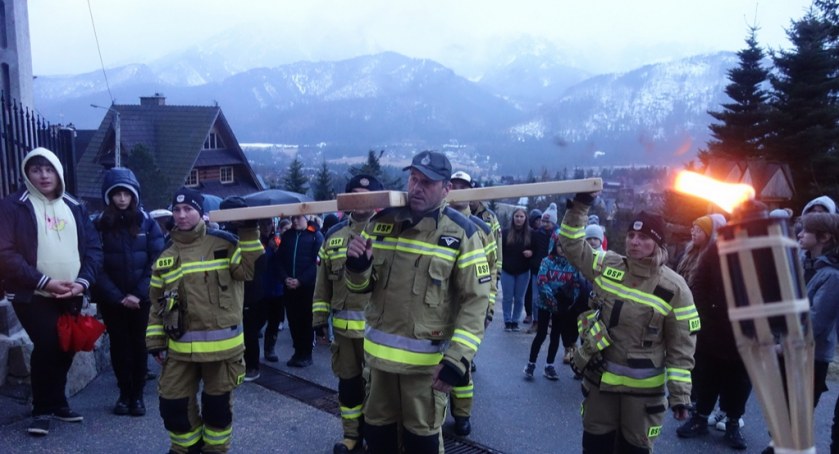 Droga Krzyżowa z widokiem na Tatry 