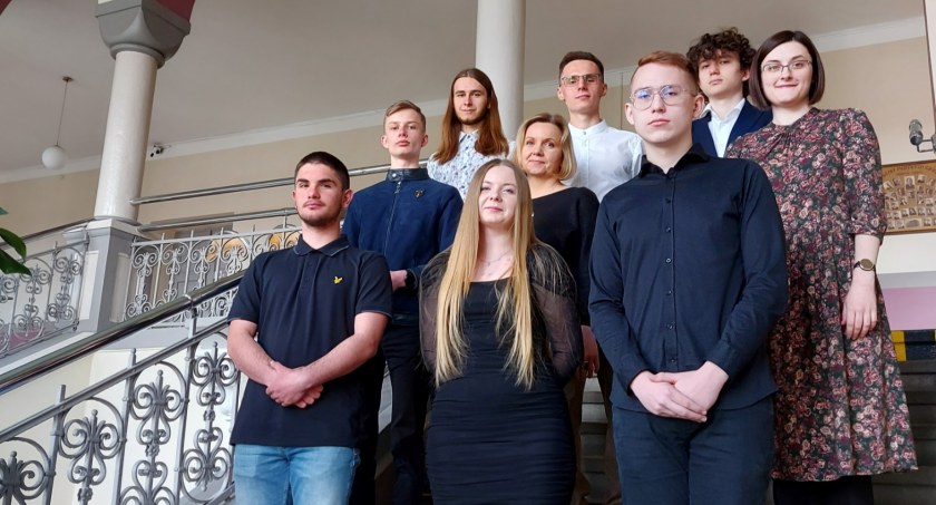 Siedmioro uczniów Goszczyńskiego z tytułami finalistów olimpiady „Losy żołnierza i dzieje oręża polskiego”