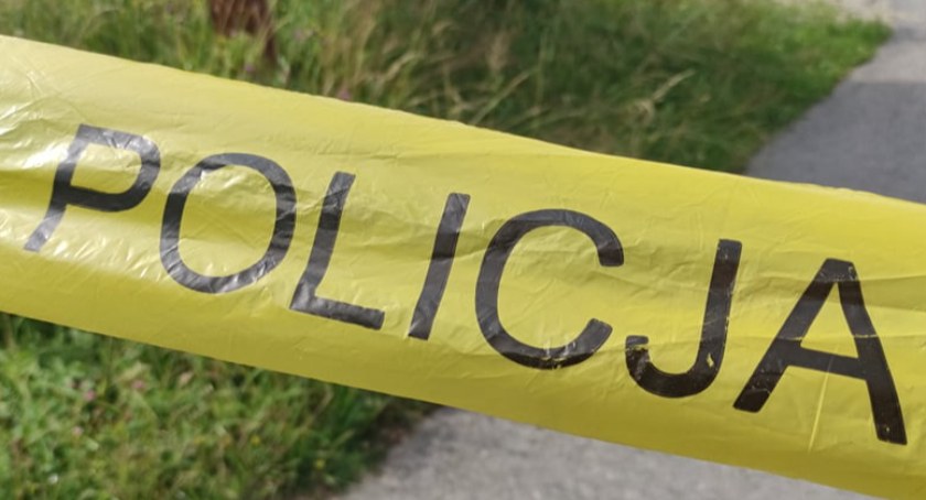 Wypadek podczas libacji - mężczyzna wypadł z okna