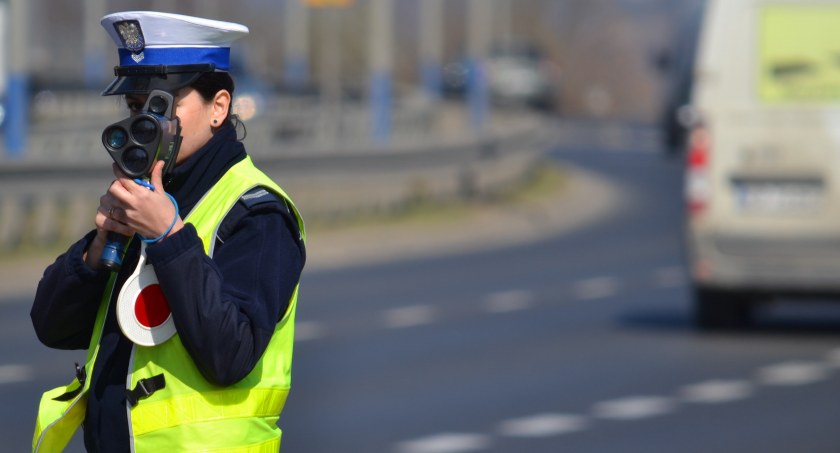 15 wypadków, jeden śmiertelny, 75 nietrzeźwych kierowców - policyjne podsumowanie okresu Świąt Wielkanocnych w Małopolsce