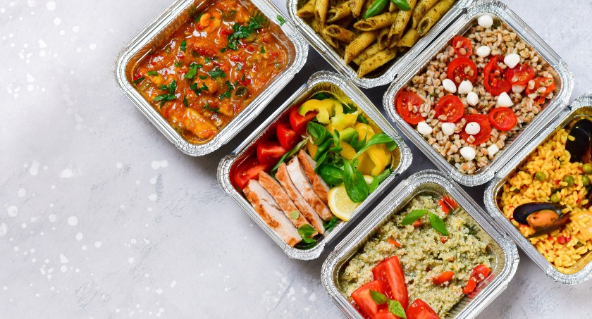 Zdrowy posiłek w pudełku. Jakie cechy powinien mieć dobry catering dietetyczny?