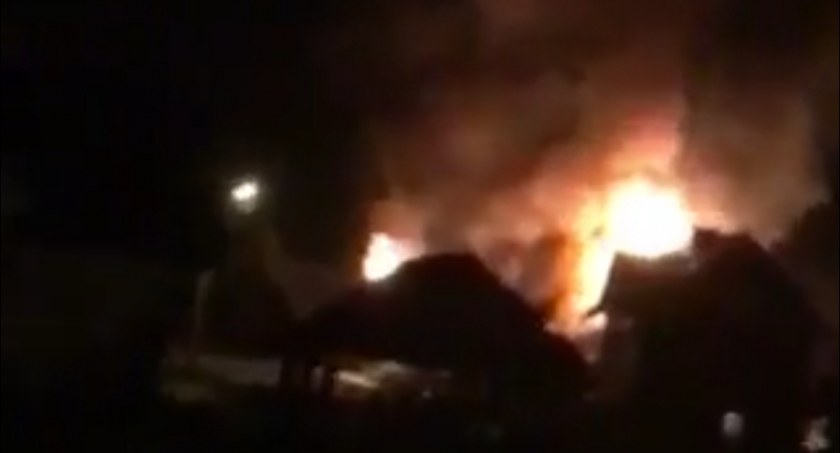 Wielki pożar w Ochotnicy Dolnej - ogień widziany z daleka 